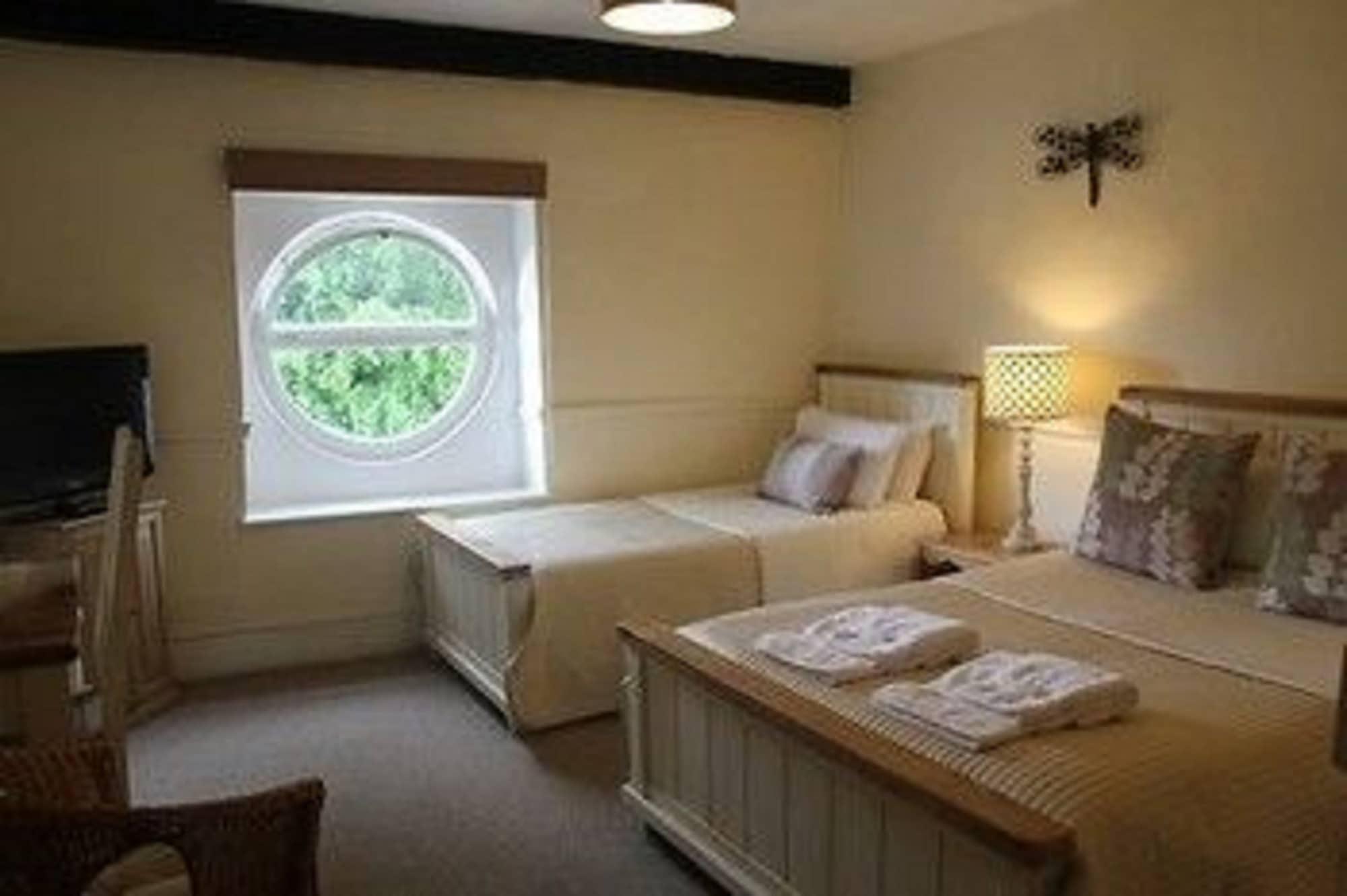 The Coach House Bed & Breakfast Winterbourne Bagian luar foto