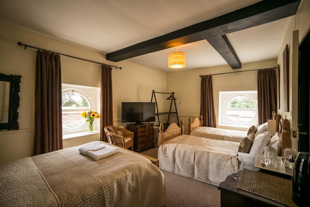 The Coach House Bed & Breakfast Winterbourne Bagian luar foto